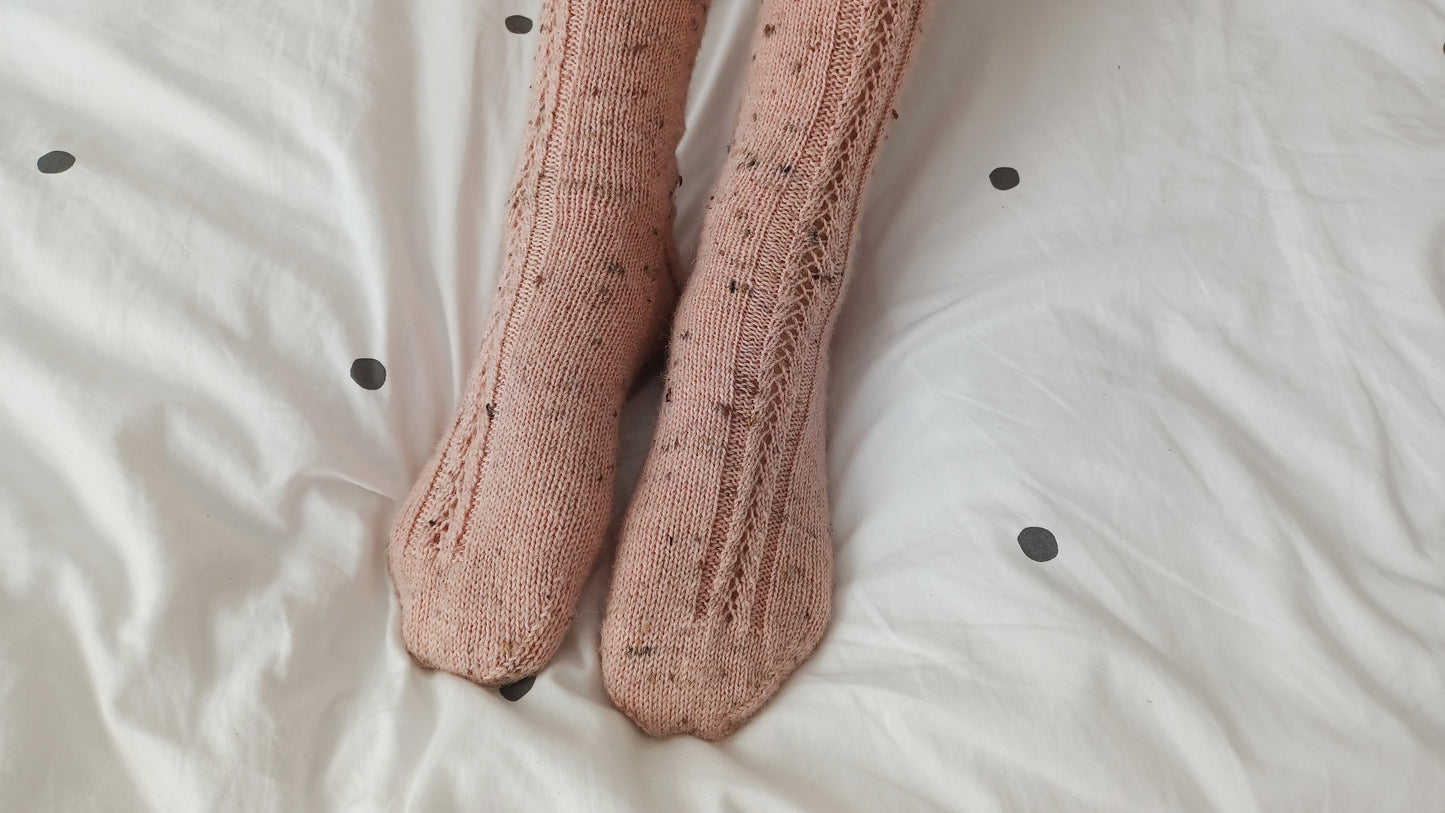 Cute knitted socks pattern PDF + Photos + Videos