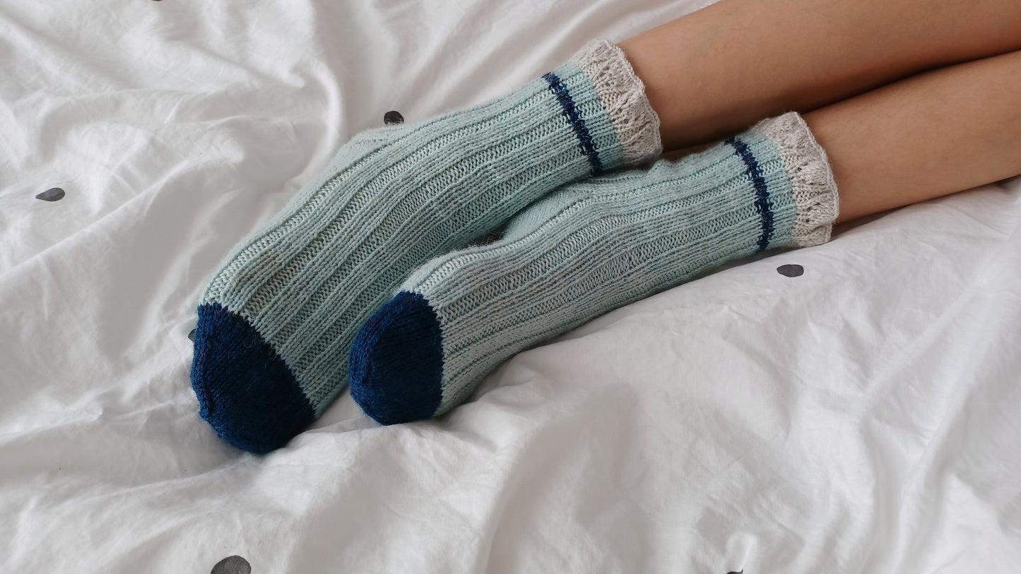 Cute knitted socks pattern PDF + Photos + Videos