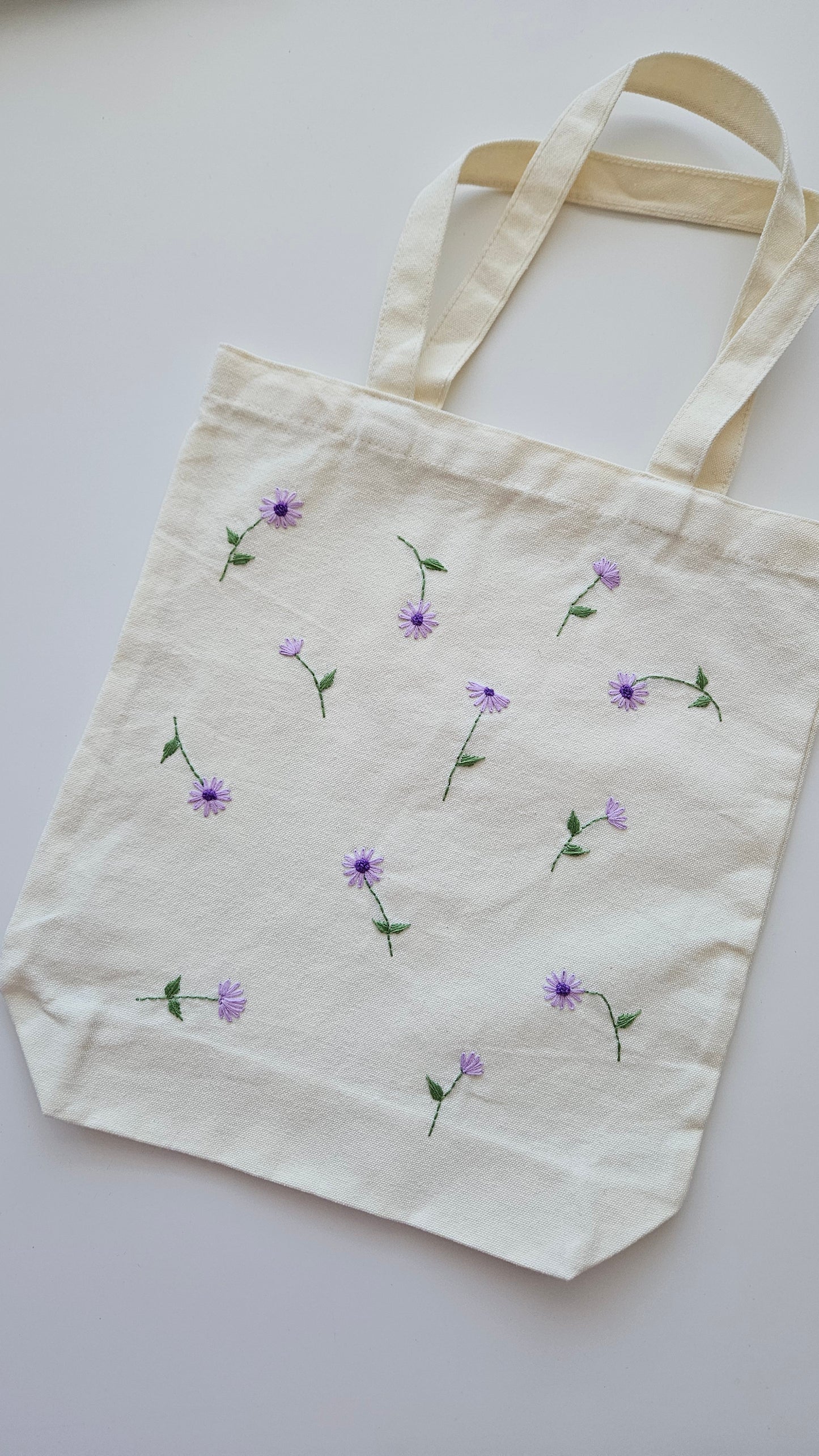 Embroidered shopping bag