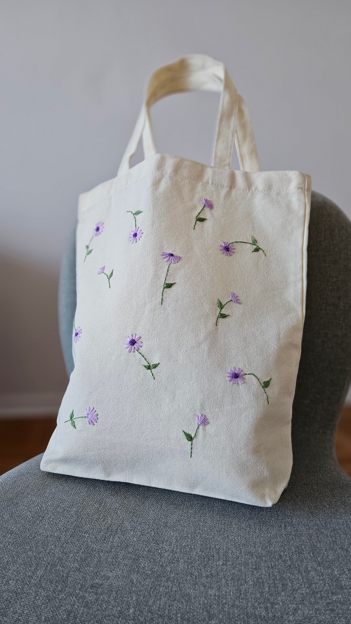 Embroidered shopping bag