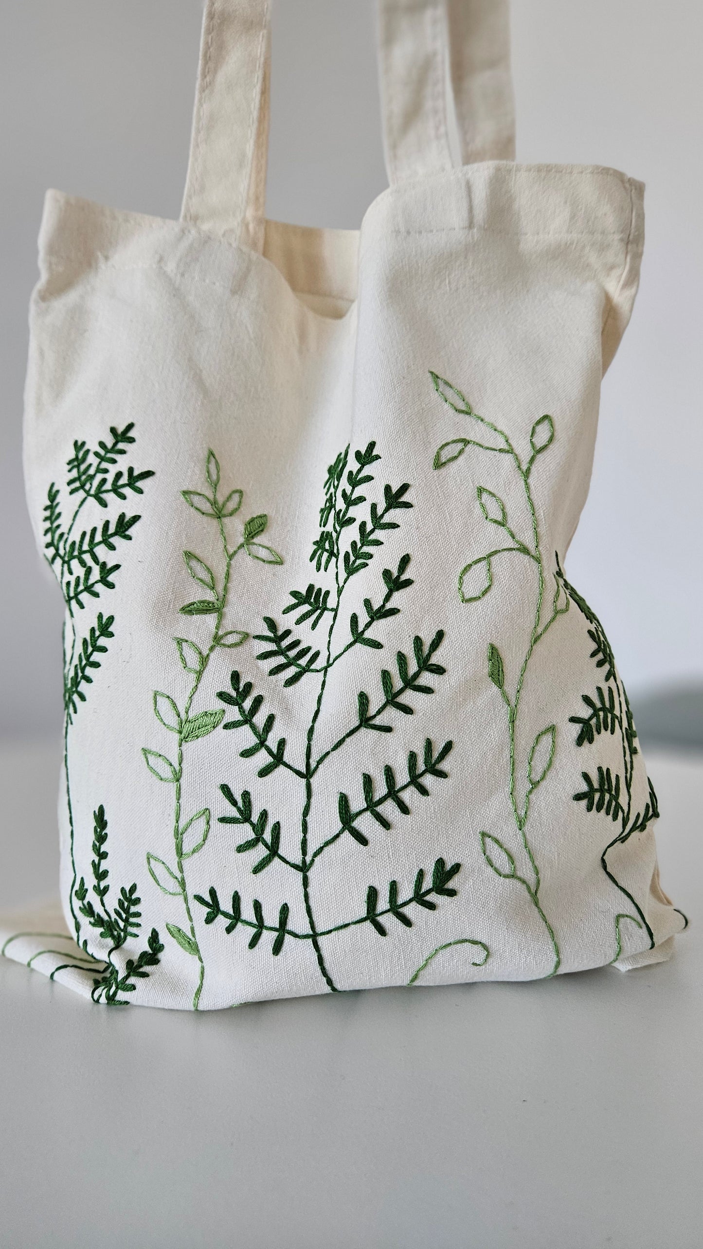 Embroidered shopping bag