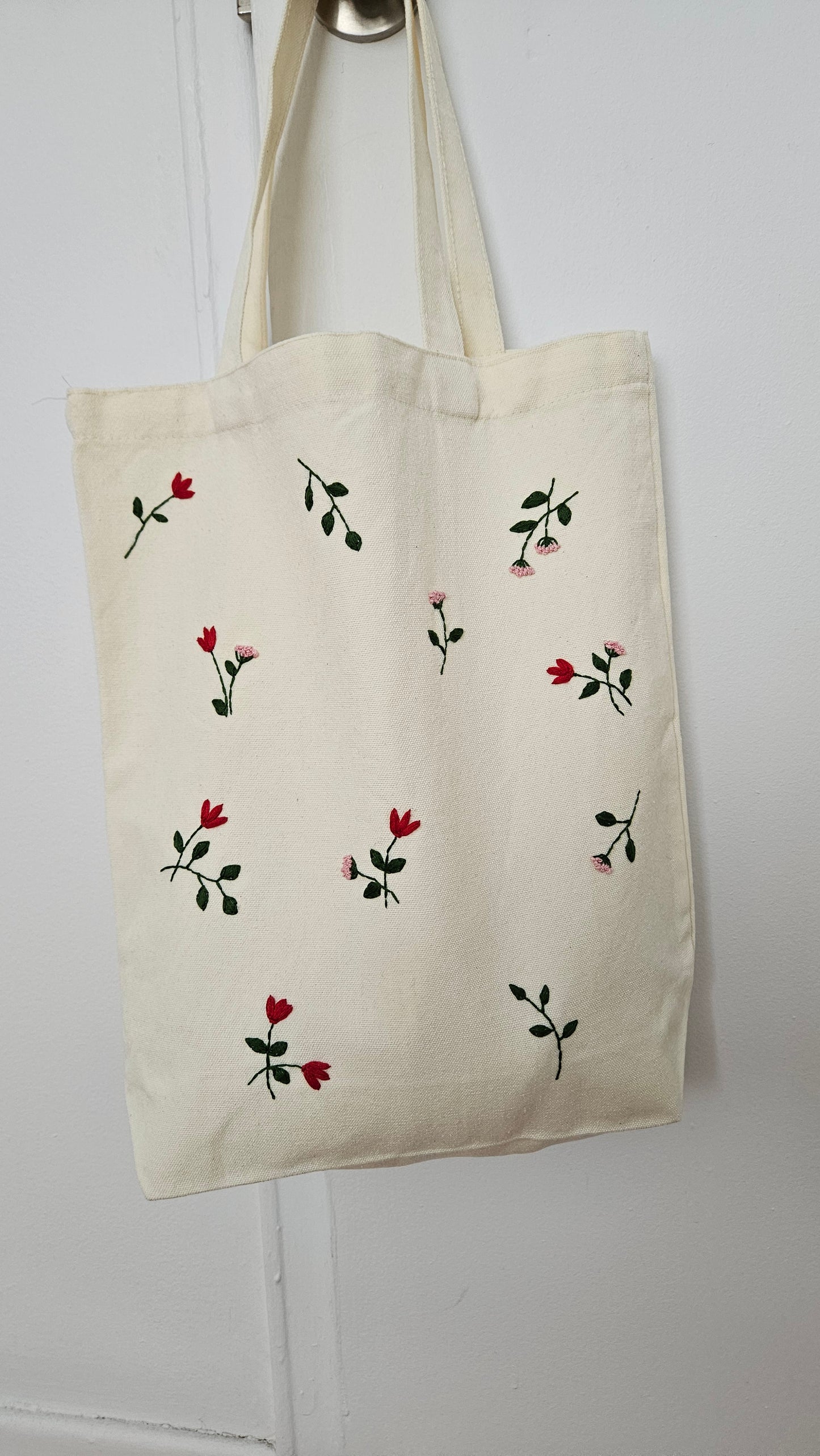 Embroidered shopping bag