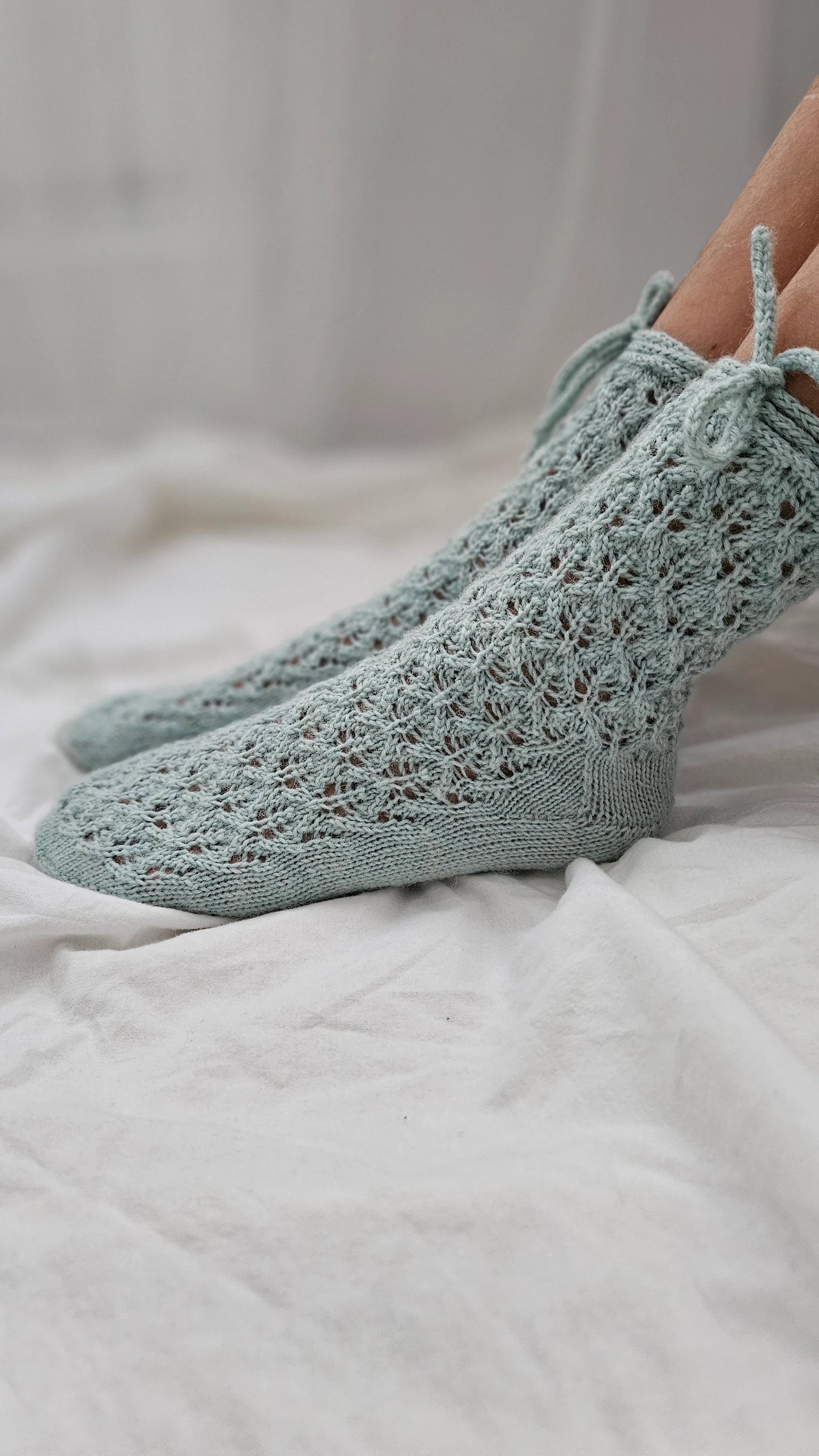 Cute knitted socks pattern PDF + Photos + Videos