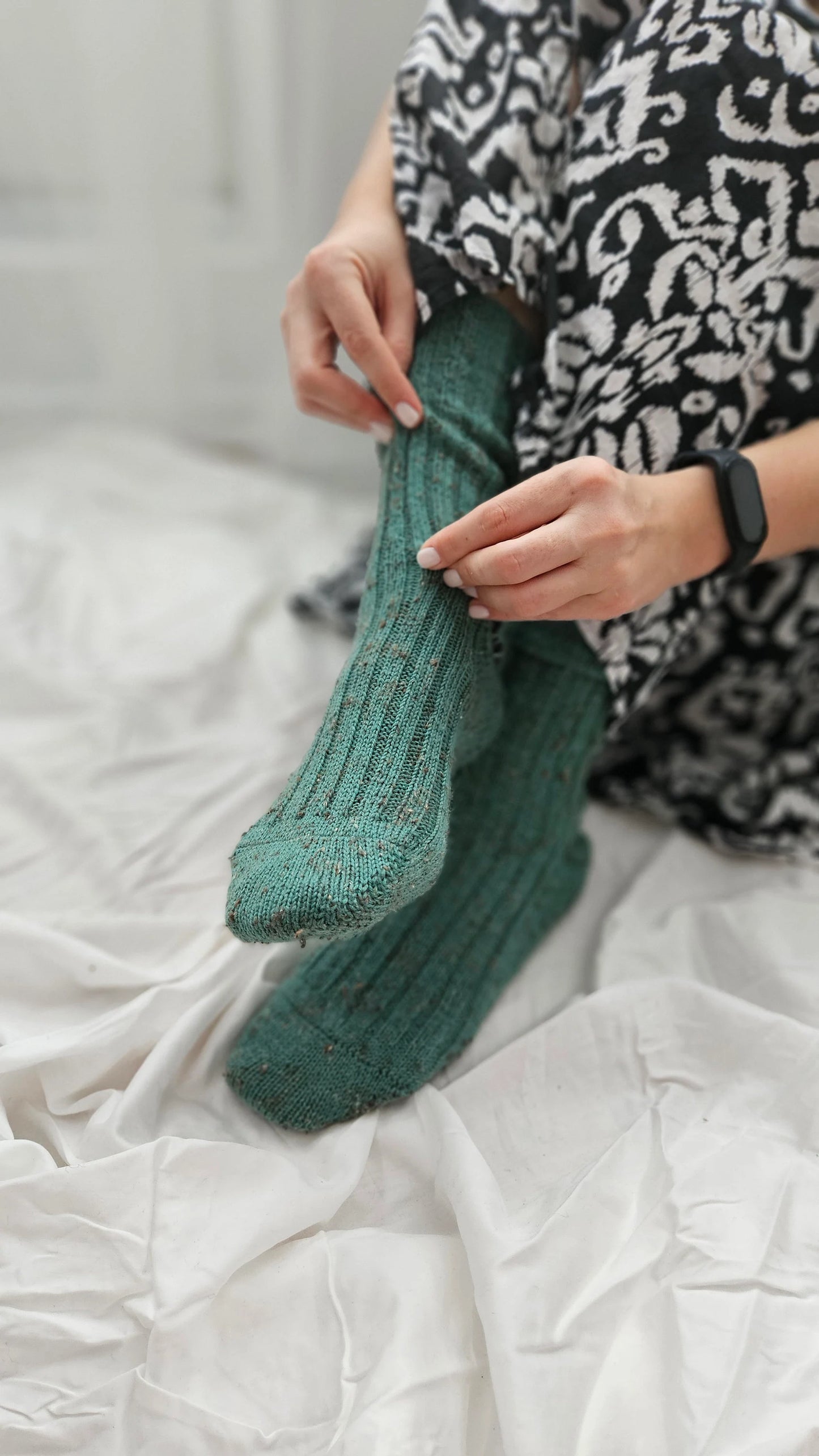 Cute knitted socks pattern PDF + Photos + Videos